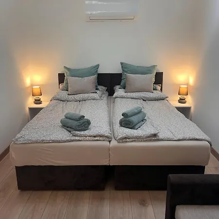 Pap Koez Apartman * Sárvár