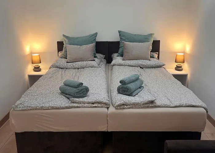 Pap Koez Apartman * Шарвар